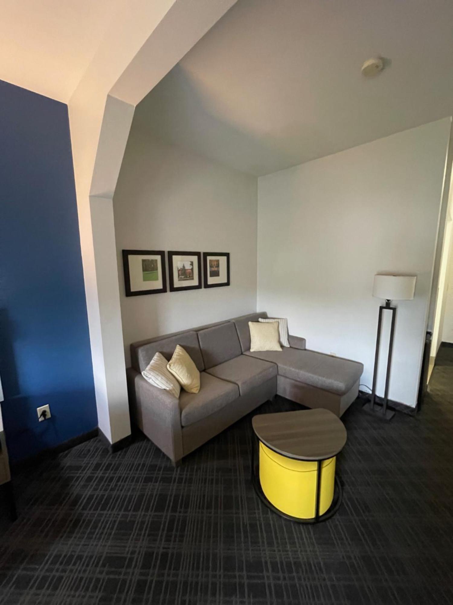 Comfort Suites Кроссвилл Экстерьер фото