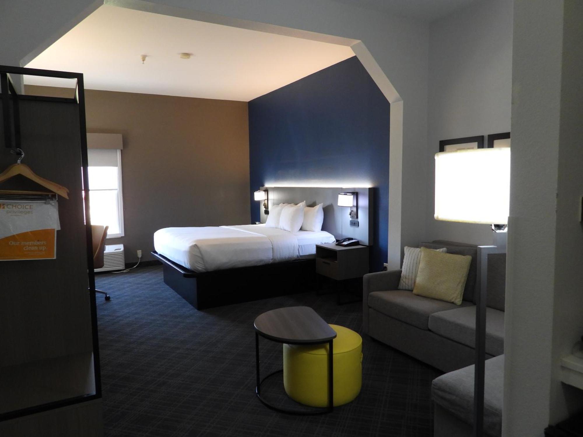 Comfort Suites Кроссвилл Экстерьер фото