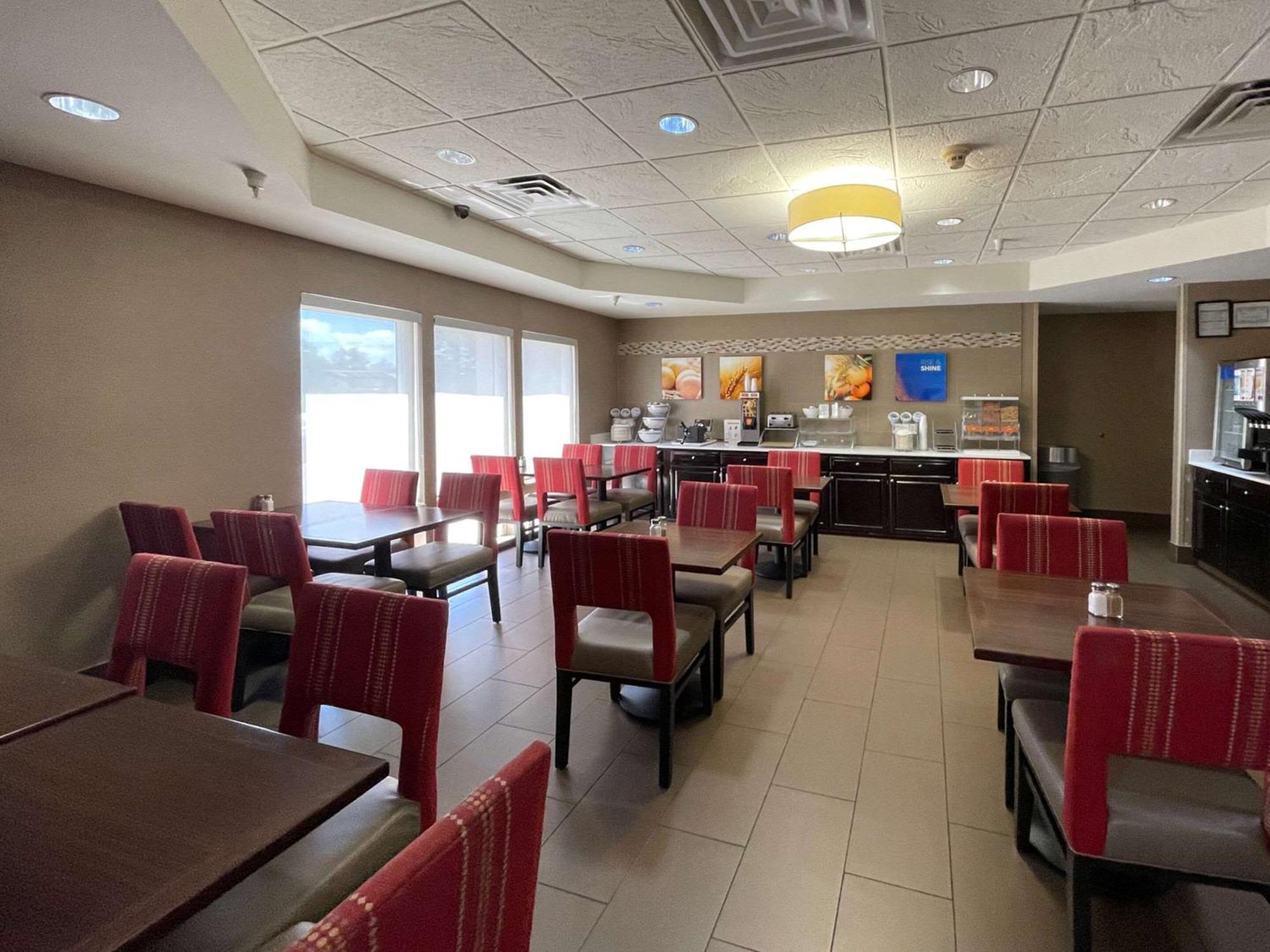 Comfort Suites Кроссвилл Экстерьер фото