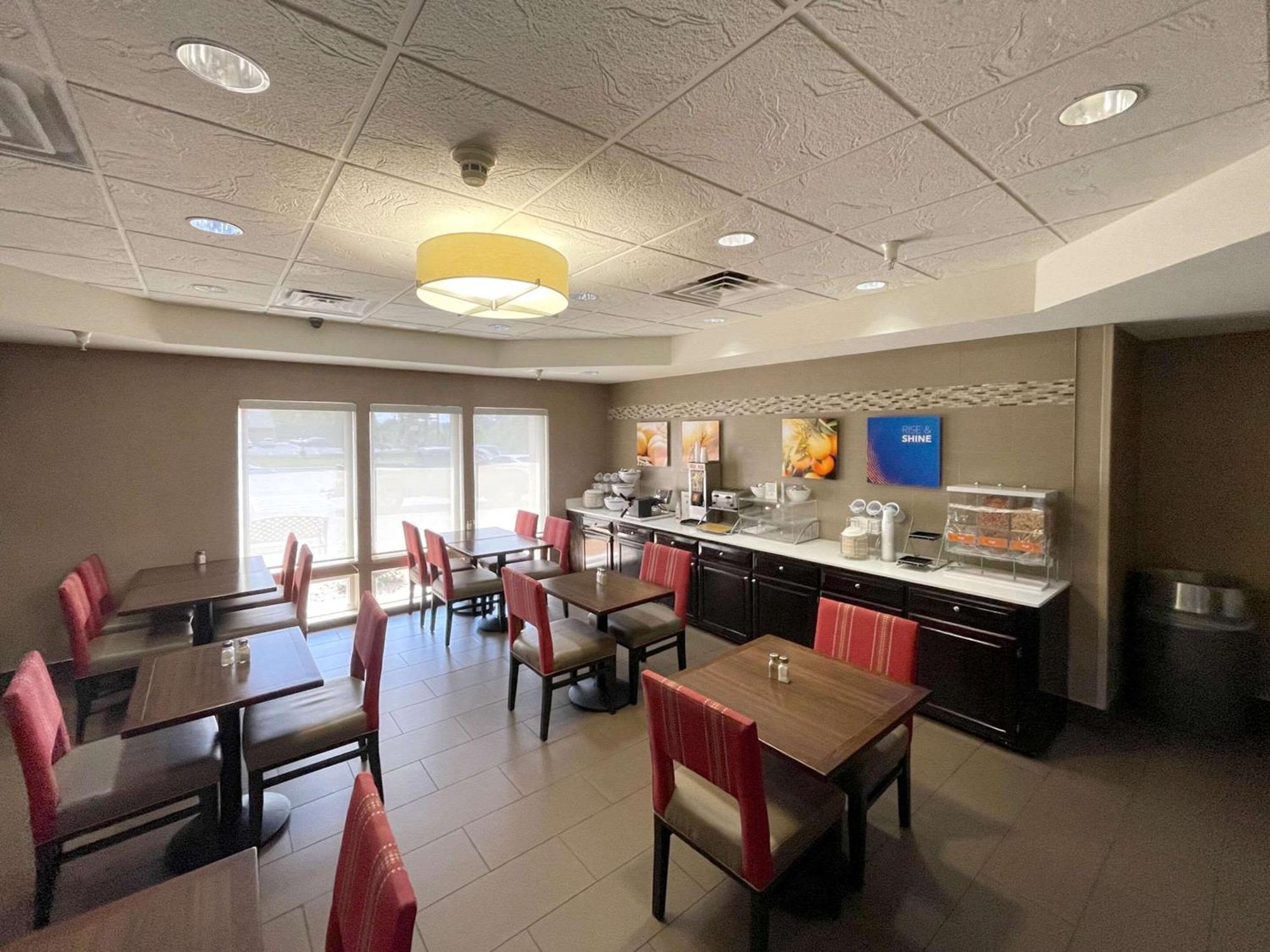 Comfort Suites Кроссвилл Экстерьер фото